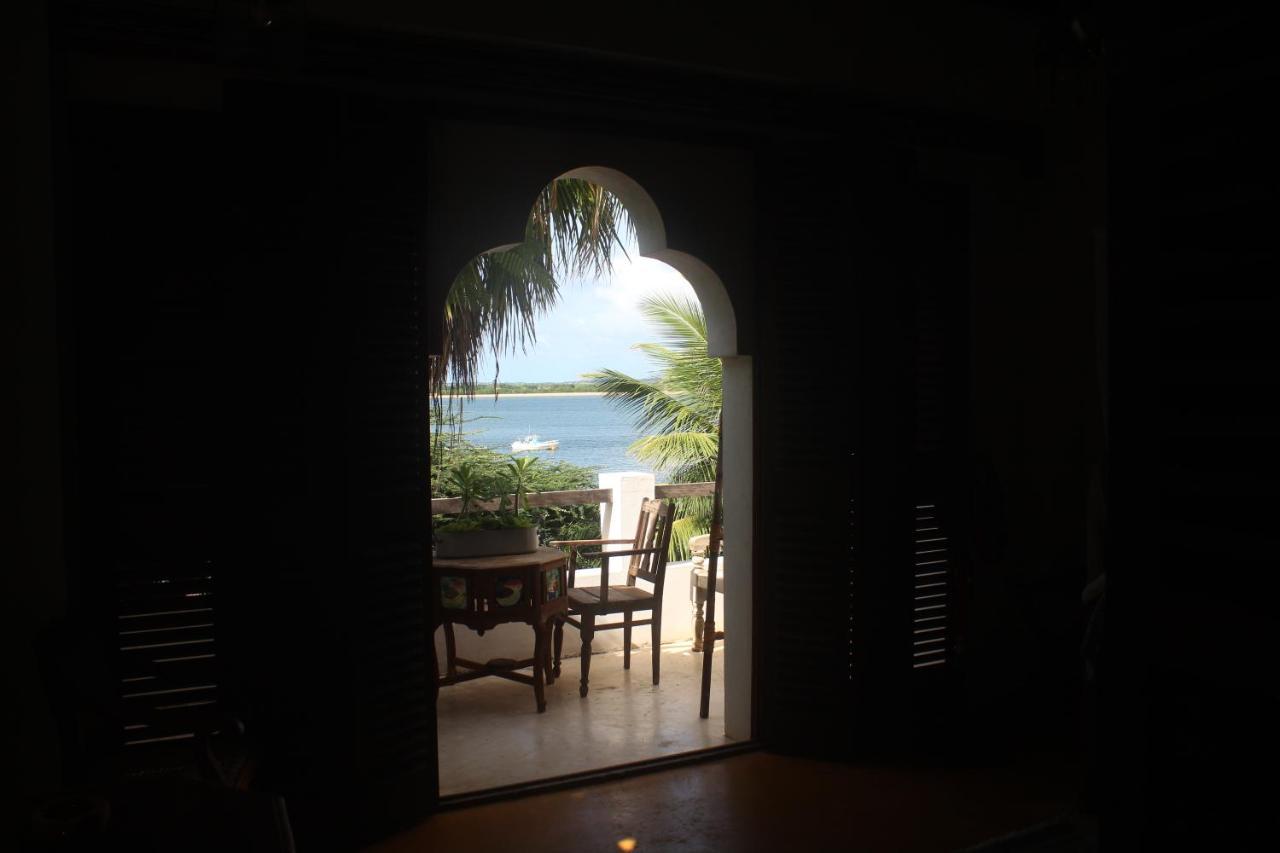 Kijani Hotel Ламу Екстериор снимка