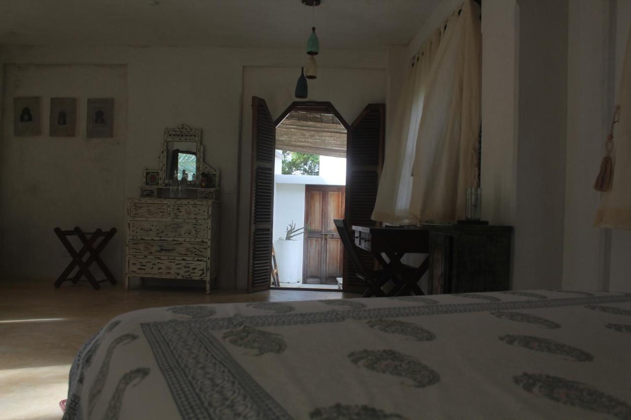 Kijani Hotel Ламу Екстериор снимка