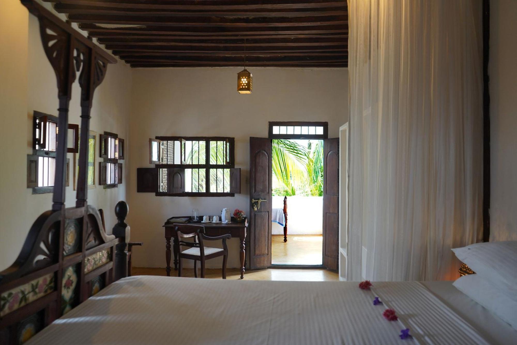 Kijani Hotel Ламу Екстериор снимка