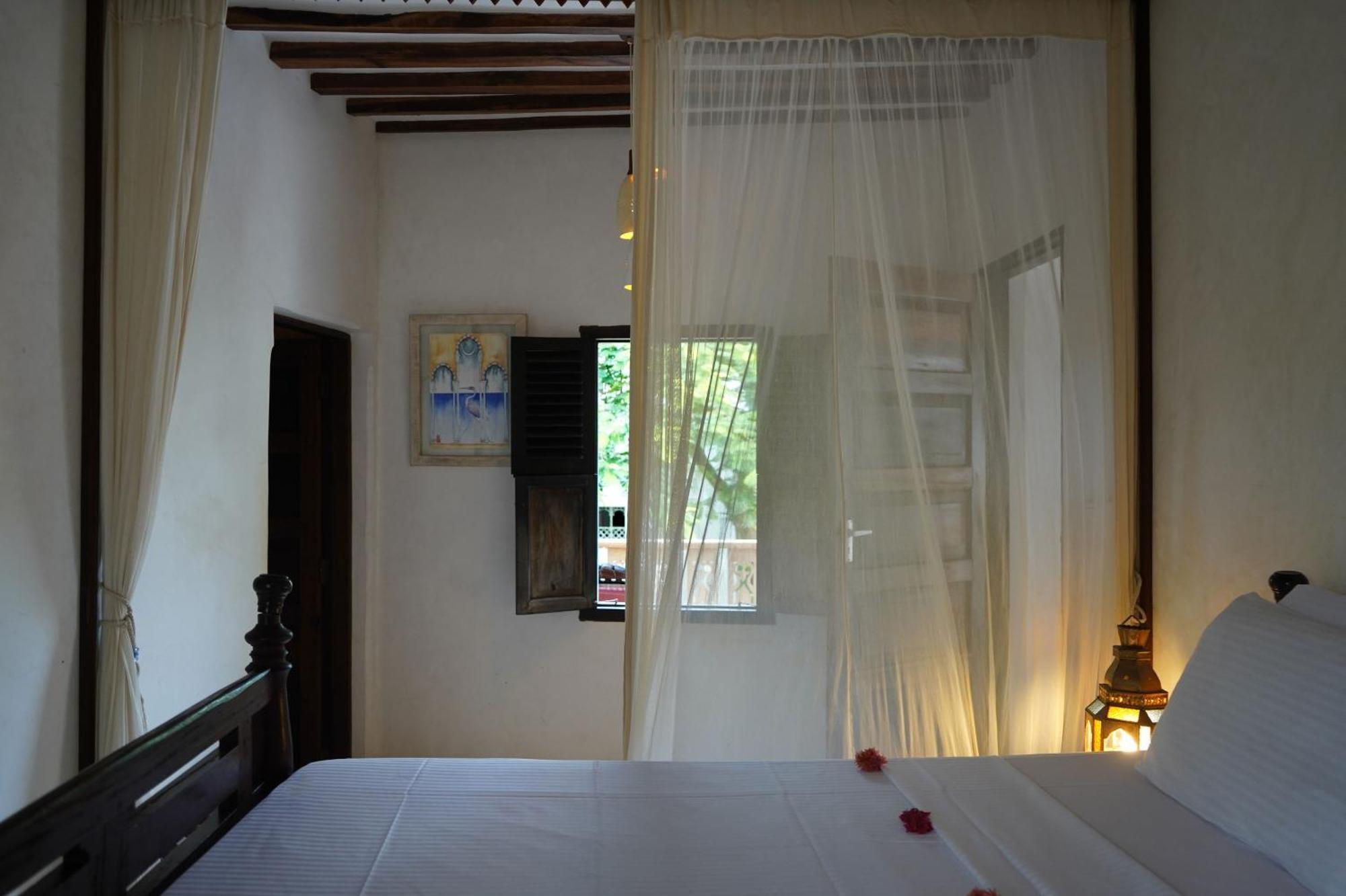 Kijani Hotel Ламу Екстериор снимка
