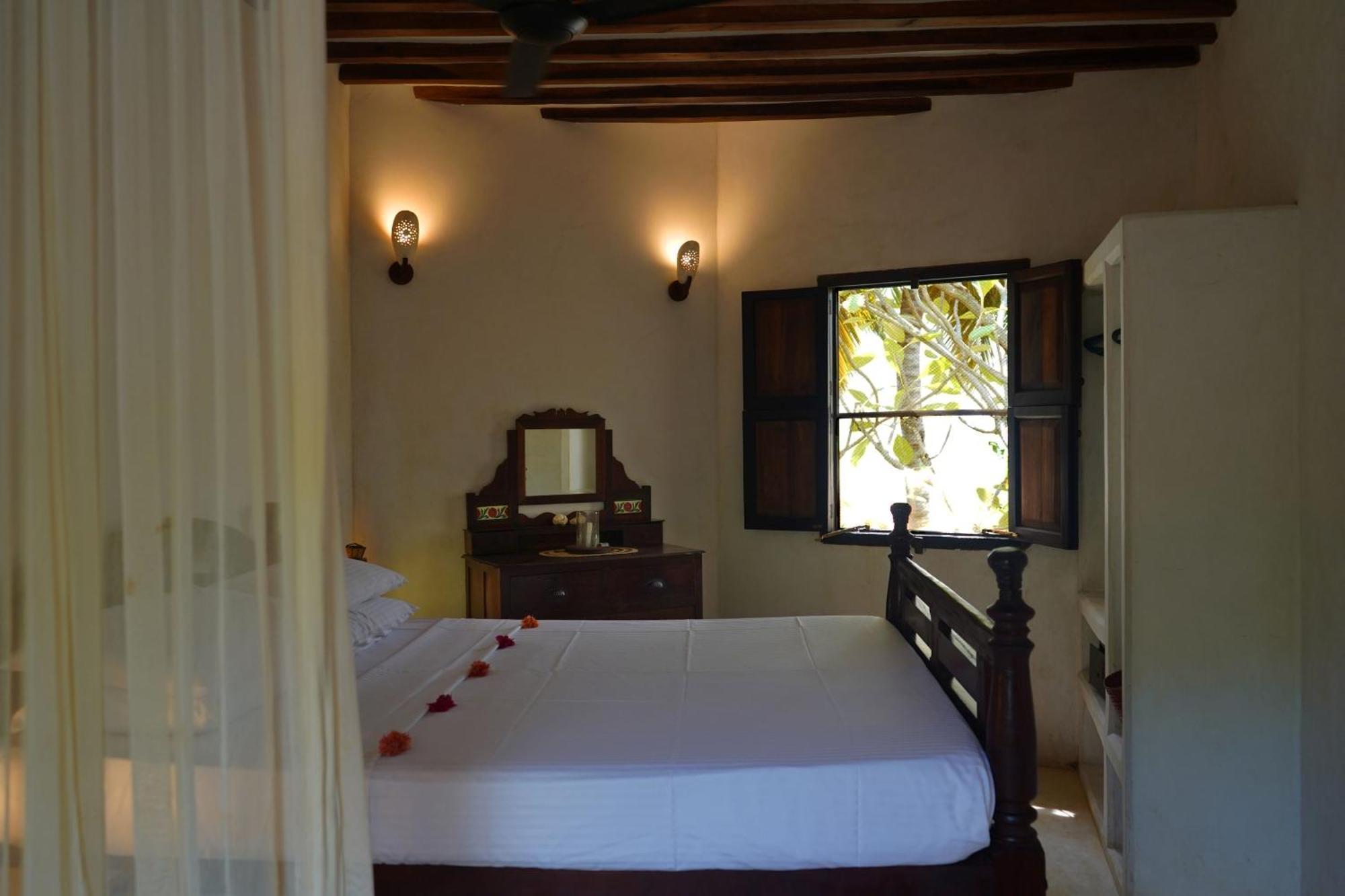 Kijani Hotel Ламу Екстериор снимка