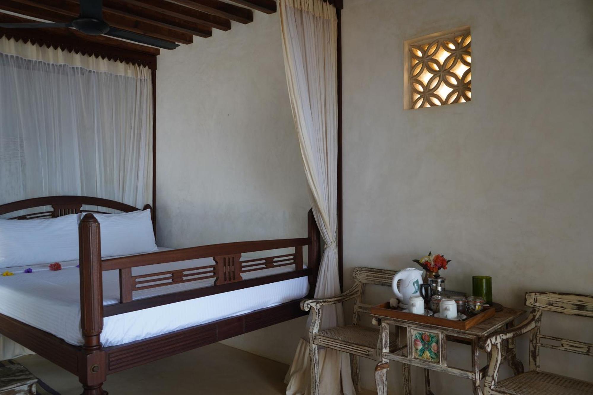 Kijani Hotel Ламу Екстериор снимка